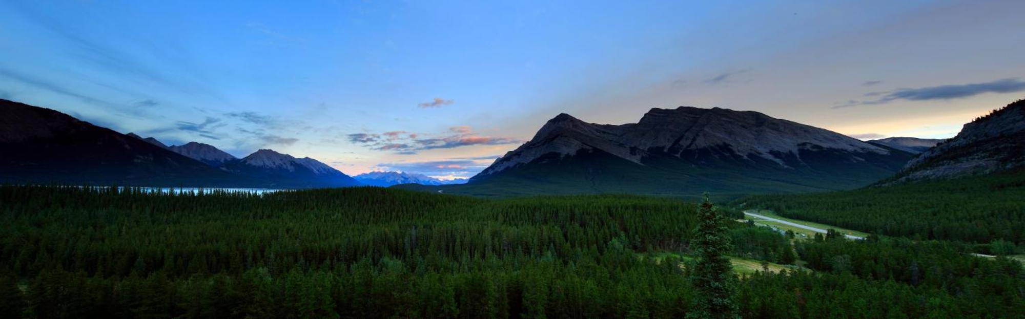 David Thompson Resort Cline River Экстерьер фото